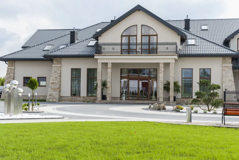Hotel Aleksandria - Image 1