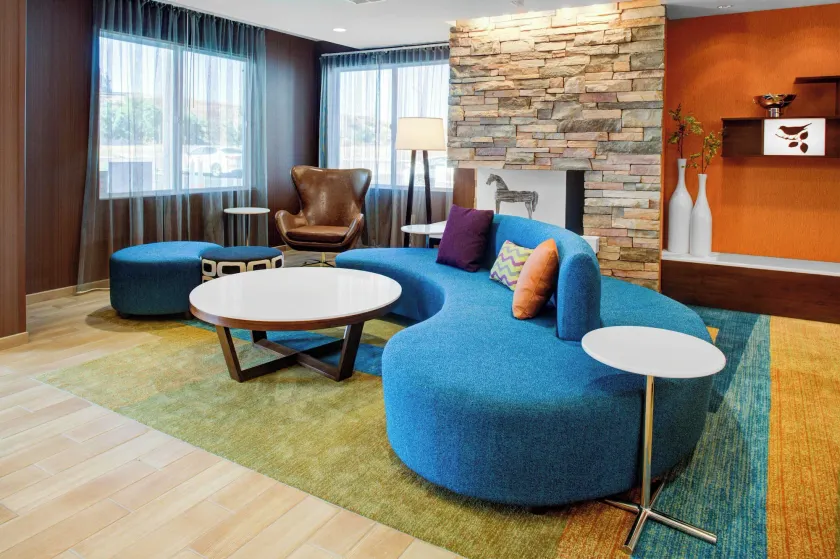Fairfield Inn & Suites by Marriott Hollister - Image 1