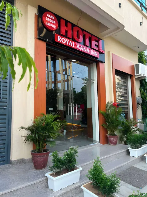 Hotel Royal Aana Inn - Image 1