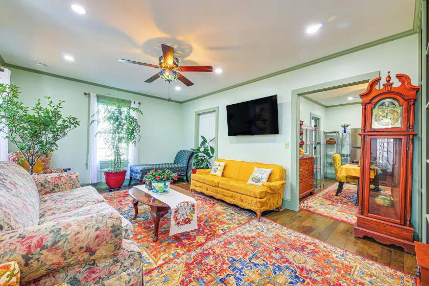 18 Mi to Skiing: Colorful Home in Springfield! - Image 1
