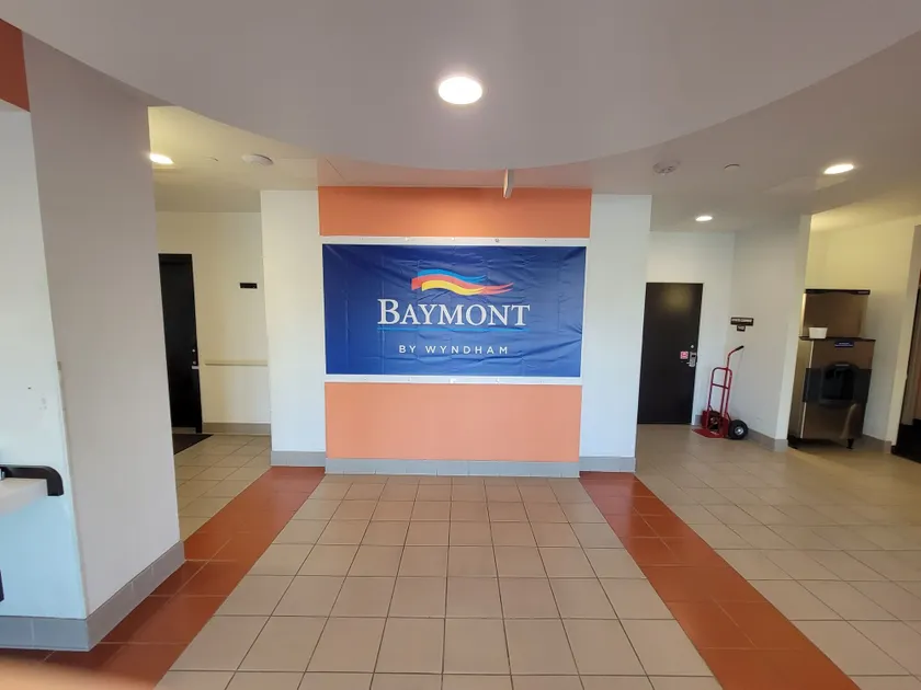 Baymont by Wyndham Williston - Hall