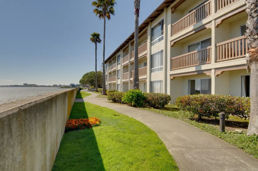 Vagabond Inn Executive San Francisco Airport - Image 1