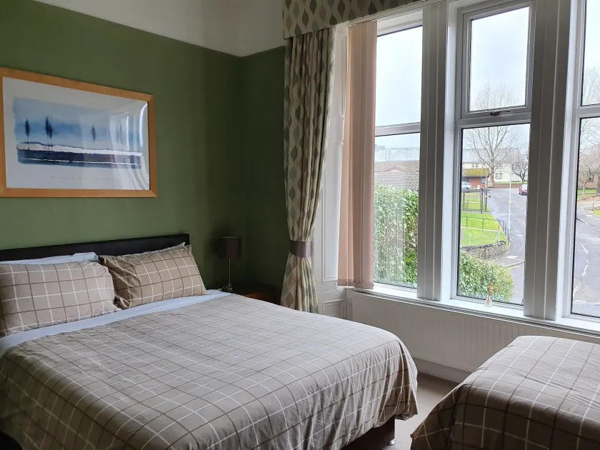 Dean Park Guest House - Image 1