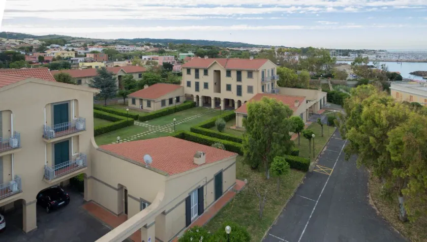 Residence Sunbay & Hotel Baia Del Sole - Image 1