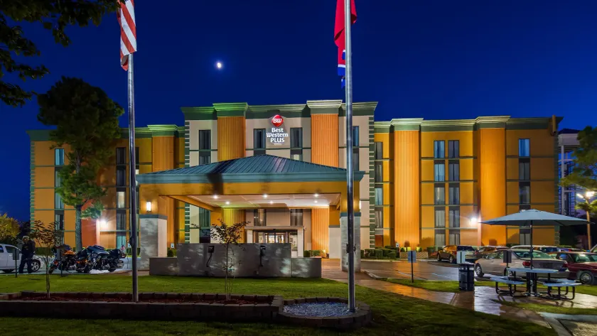 Best Western Plus Galleria Inn & Suites - Image 1