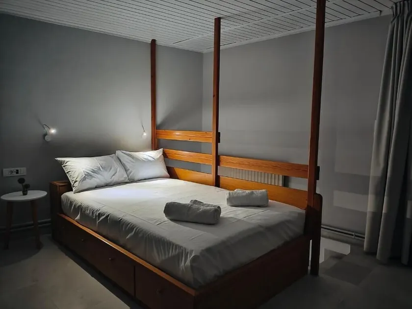 Malia Beelight - Family & Groups - Room
