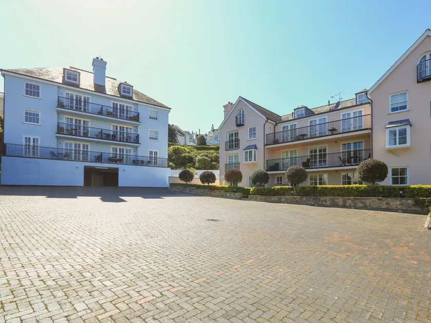 15 Combehaven - Image 1