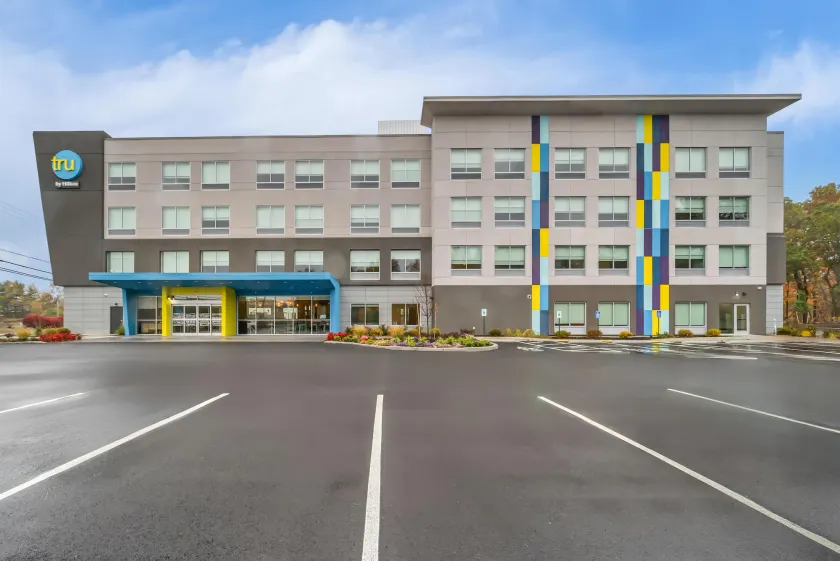 Tru By Hilton Brockton - Image 1