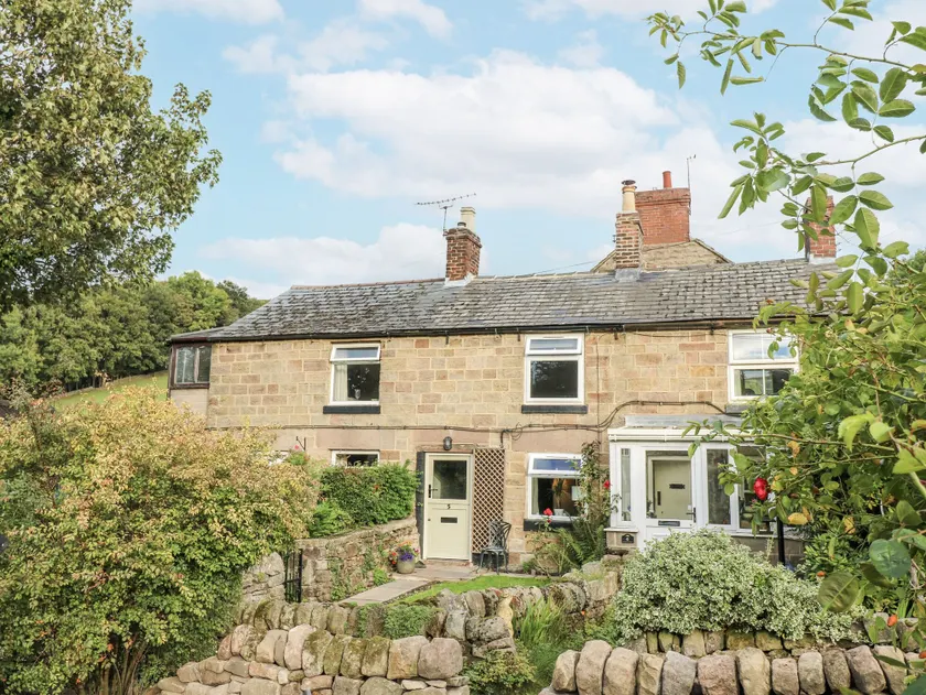 5 Belper Lane End - Image 1