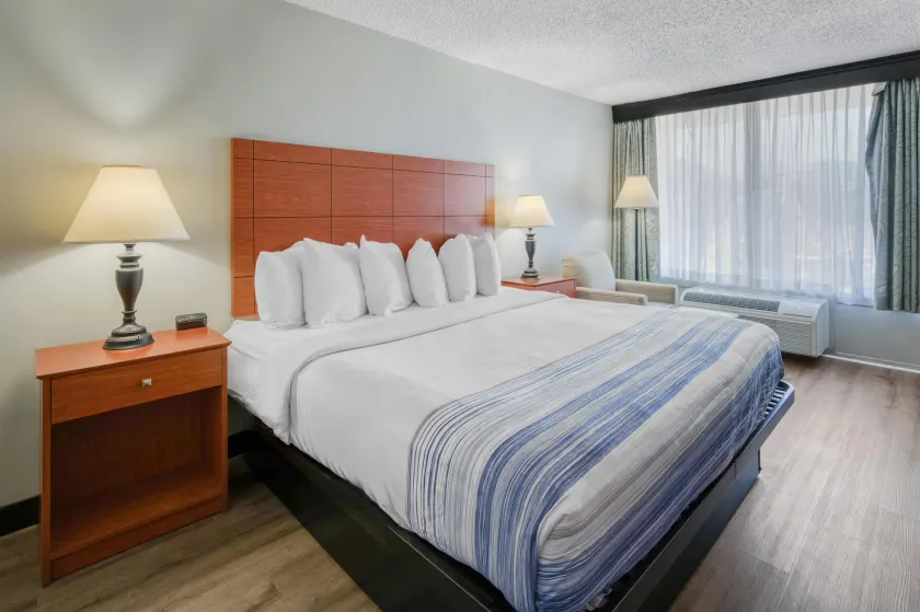Best Western Fredericksburg - Image 1