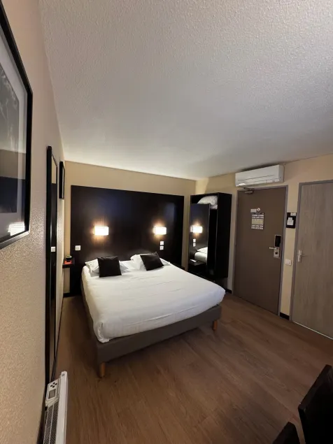 Hôtel Au Petit Caporal - Image 1
