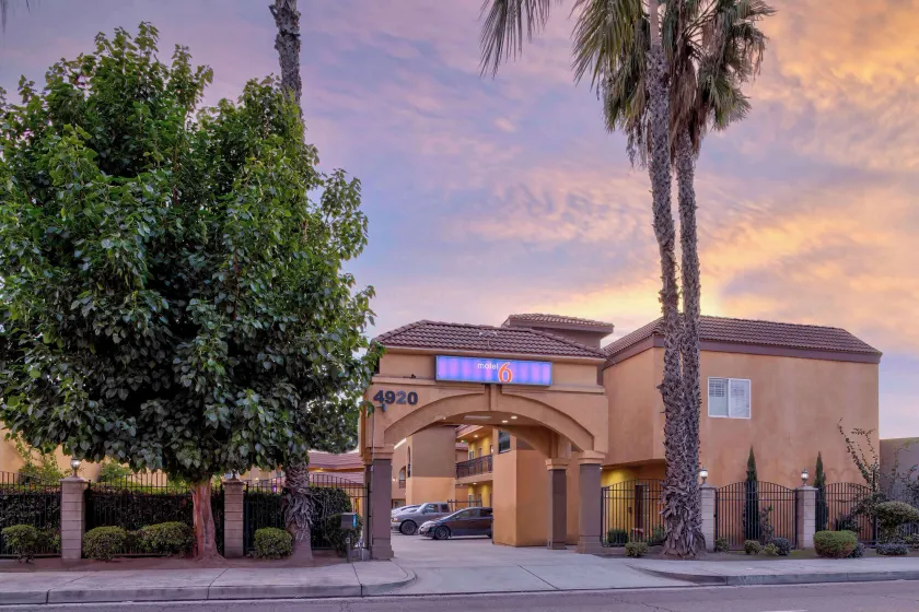 Motel 6 South Gate CA - Image 1