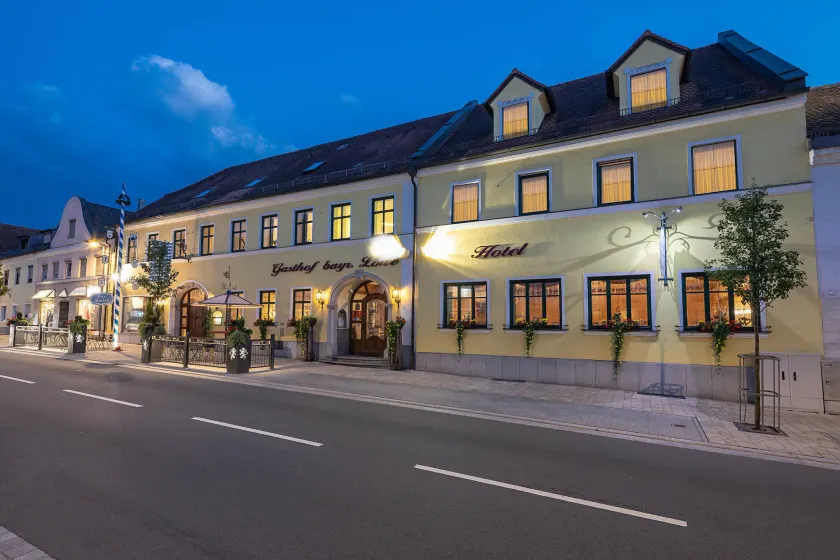 Hotel Bayrischer Löwe - Image 1