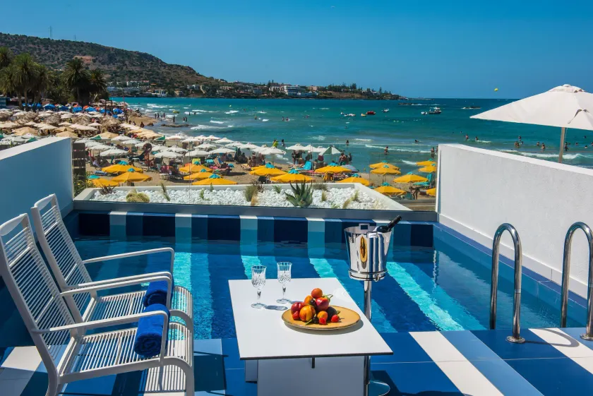 I Resort Beach Hotel & Spa - Image 1
