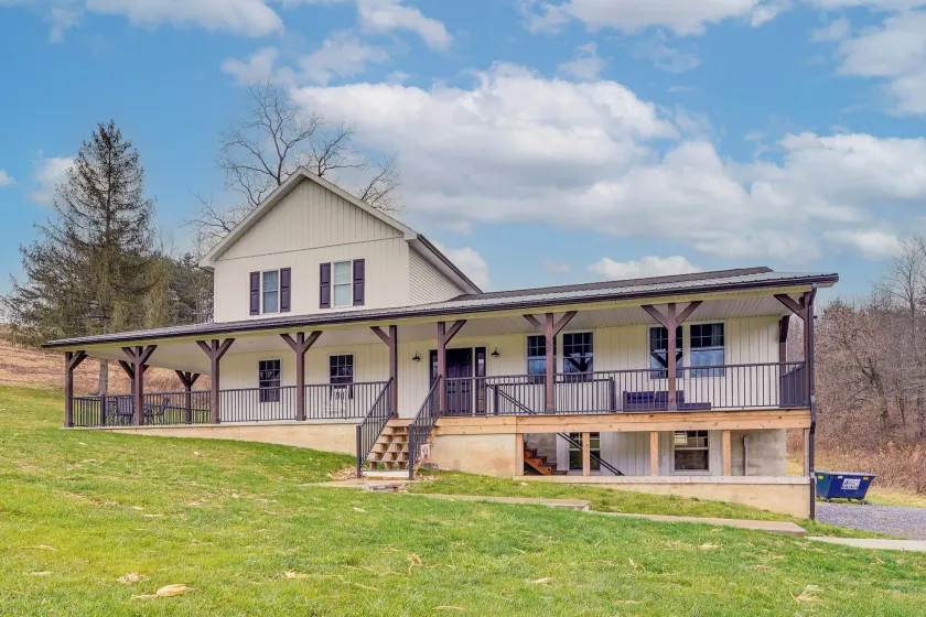 Mtn Views! Peaceful Rural Retreat in Mapleton - Image 1