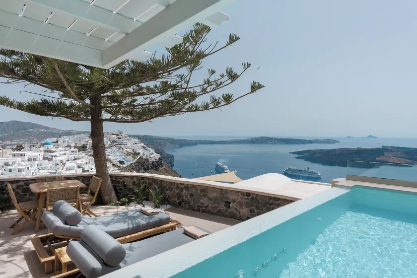 Morfes Luxury Suites by Caldera Houses - Image 1