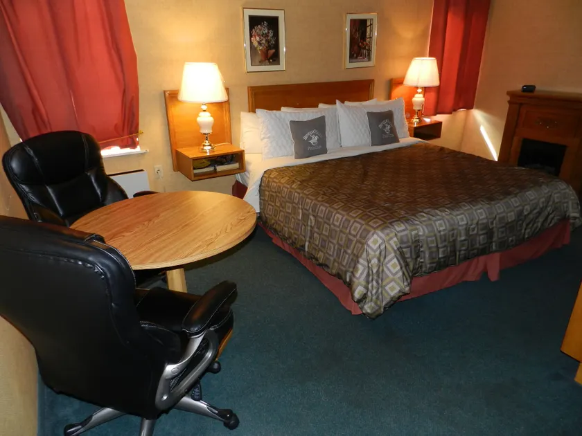 Kings Inn Near the Falls - Image 1