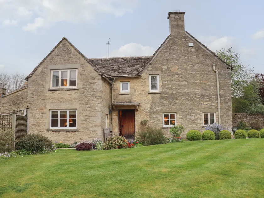 Manor Cottage - Image 1