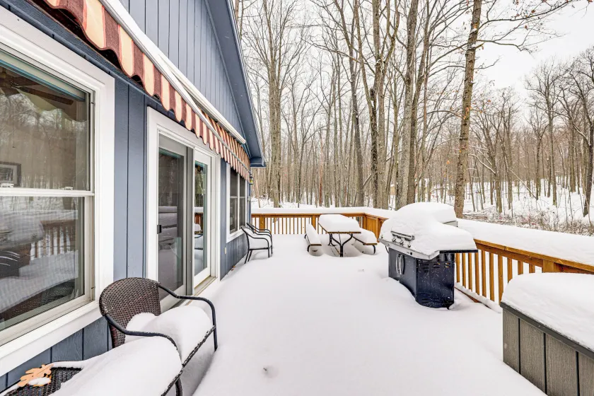 Wooded Country Home w/ Spacious Deck in Farwell! - Image 1