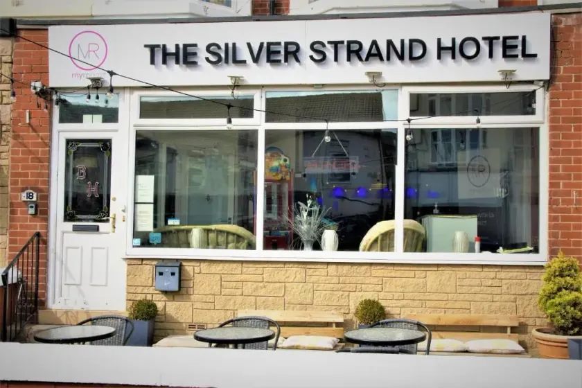 MyRoomz Silver Strand Hotel - Image 1