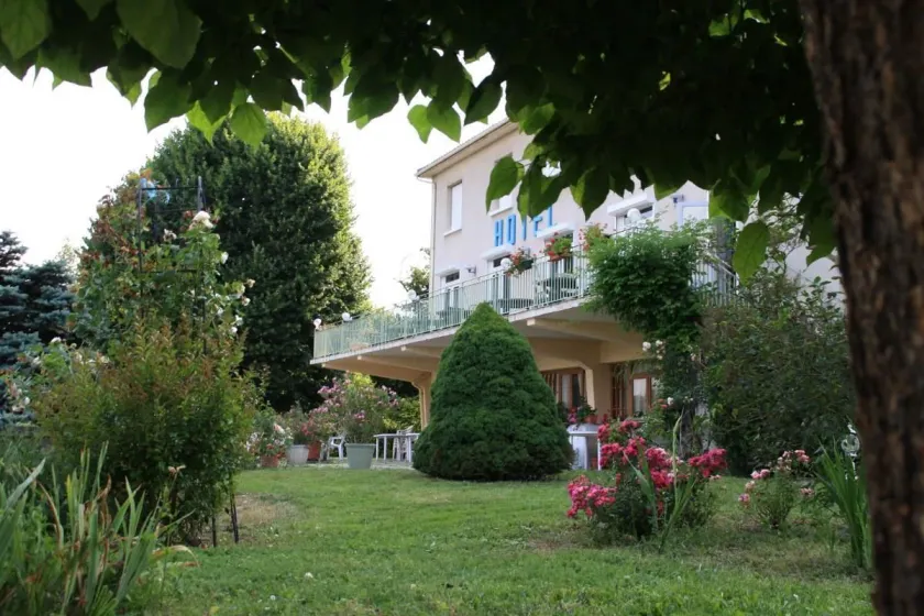 Le Chalet Fleuri - Image 1