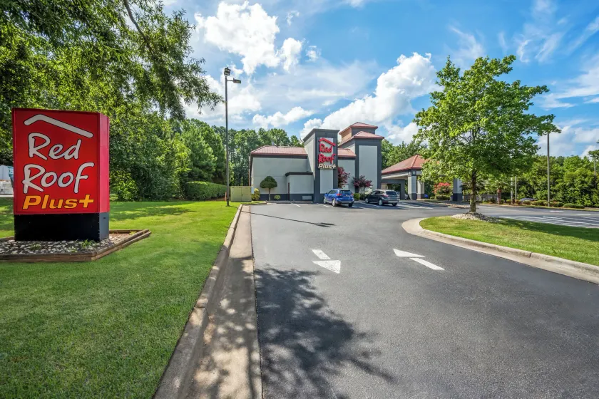 Red Roof Inn PLUS+ Henderson - Image 1