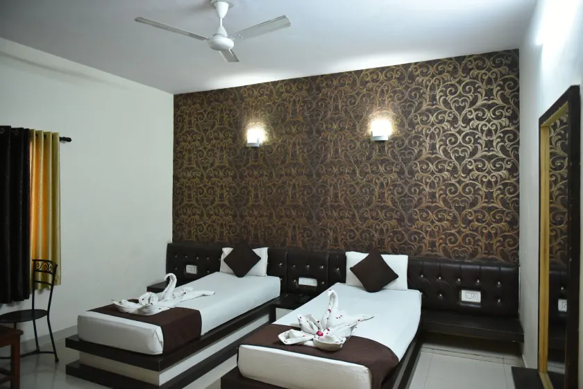 Hotel Vaishnavi - Image 1
