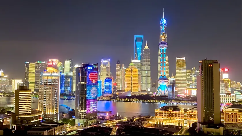 Shanghai Shining River Apartment -Near the Bund - Image 1