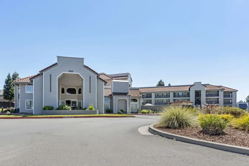 Country Inn & Suites by Radisson, Vallejo Napa Valley, CA - Image 1