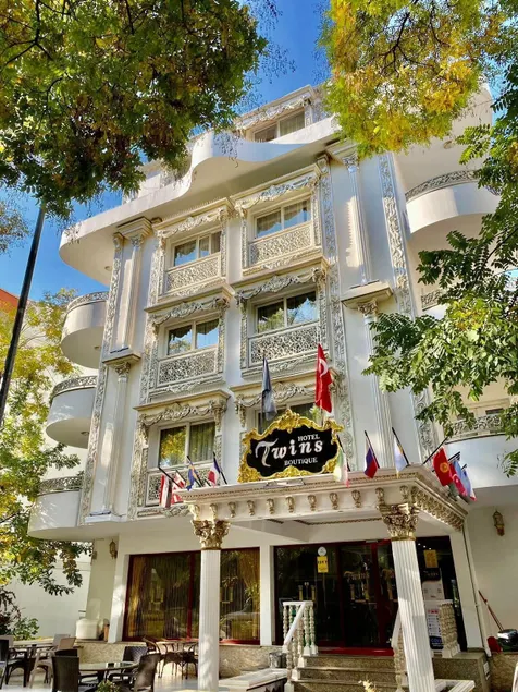 Twins Hotel - Image 1