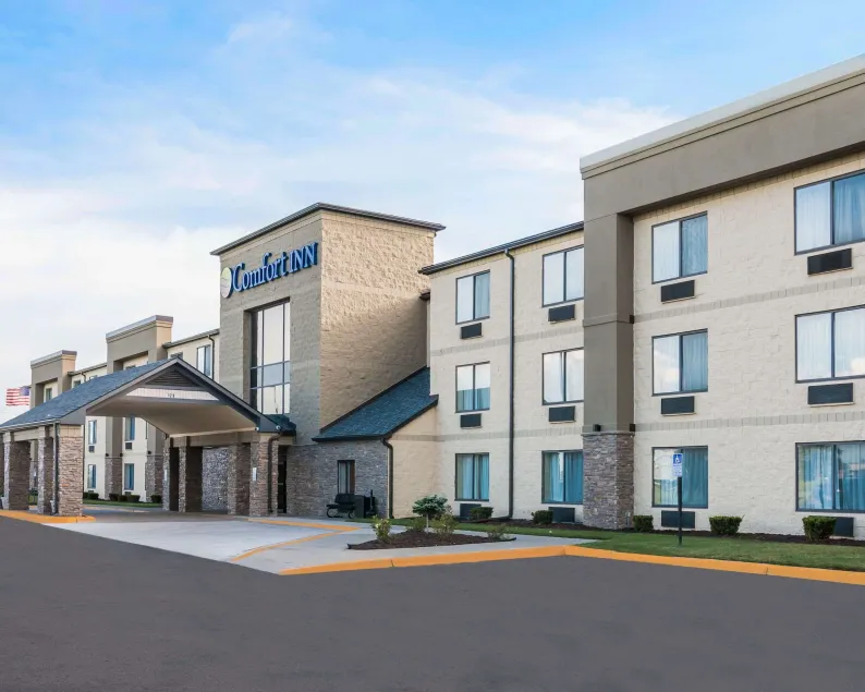 Comfort Inn Metro Airport - Image 1