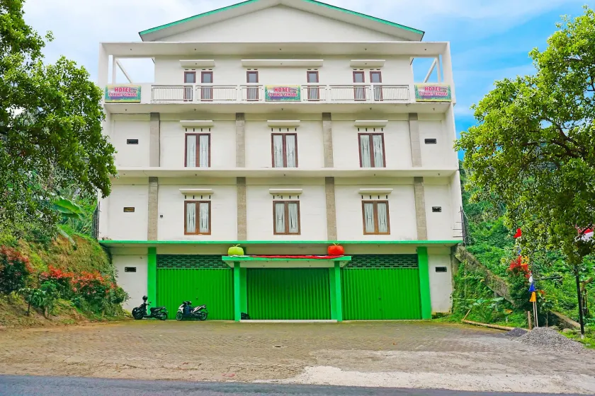 OYO LIfe 91571 Hotel Ss Bukit Cemara Syariah - Image 1