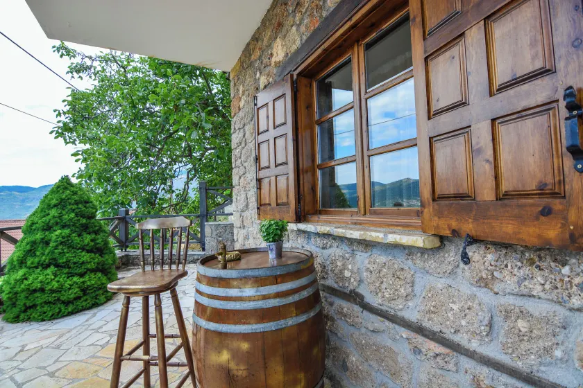 Petrino Lodge Stone Mountain Retreat - Image 1