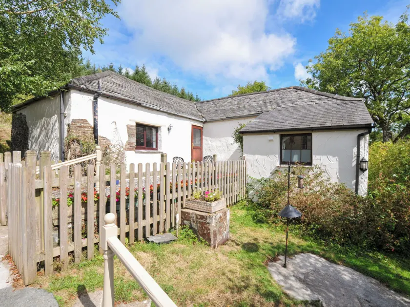 Windbury Cottage - Image 1