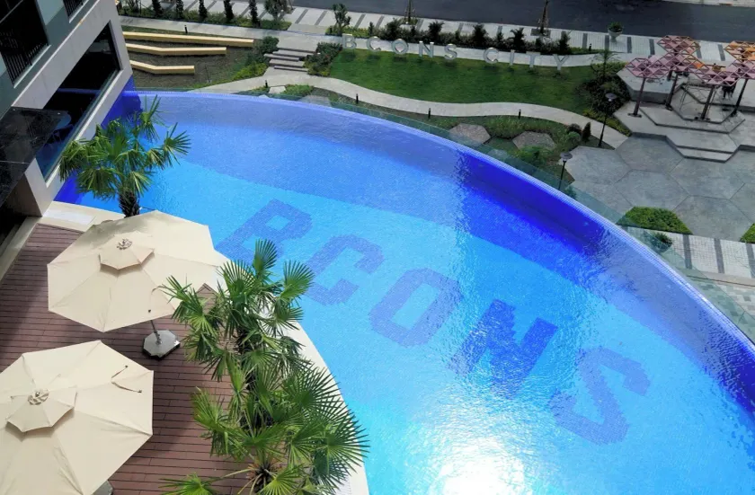 Bcons City Hotel - Image 1