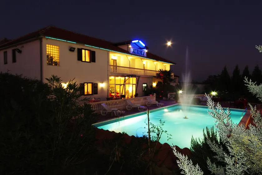 Hotel Aurora - Image 1