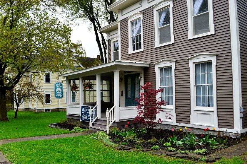 John Henry Bed & Breakfast - Image 1