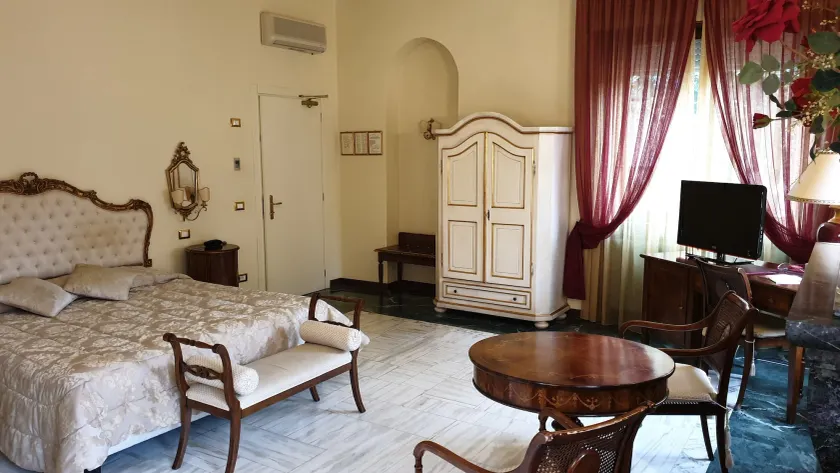 Hotel Alessandro Della Spina - Image 1