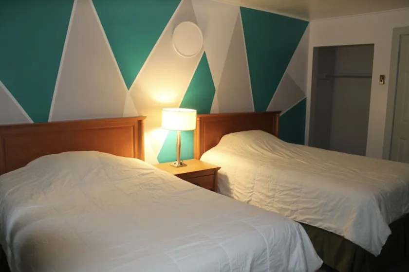 Bluewater Motel - Image 1