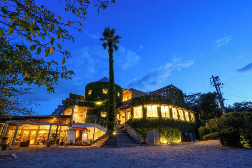 Resort Hotel Moana Coast - Image 1
