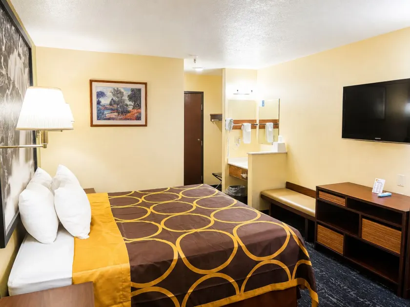 Super 8 by Wyndham Rawlins Wyoming - Image 1