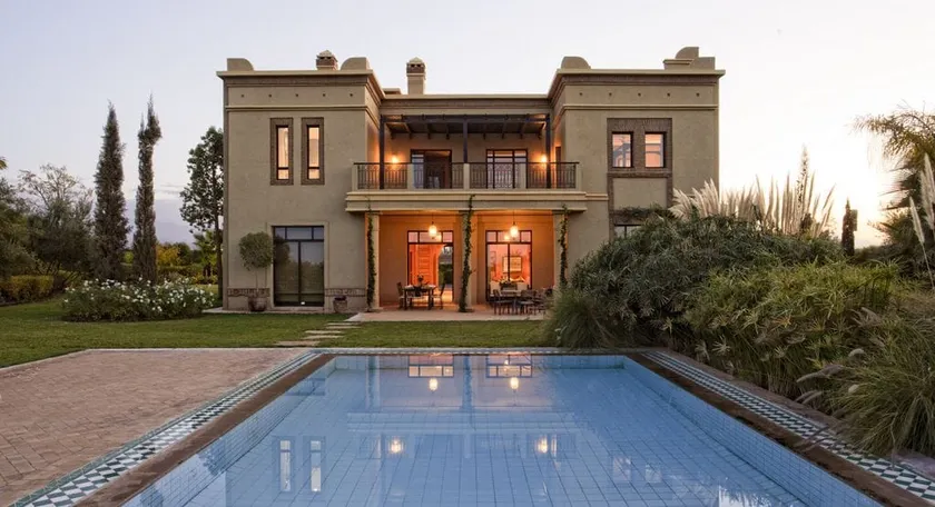 Villa de Luxe avec Piscine Privée et Golf - Image 1