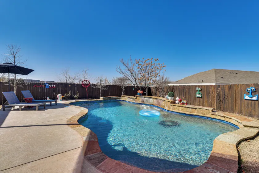 Pool & Hot Tub! Dog-friendly Awaysis in SE Austin - Image 1