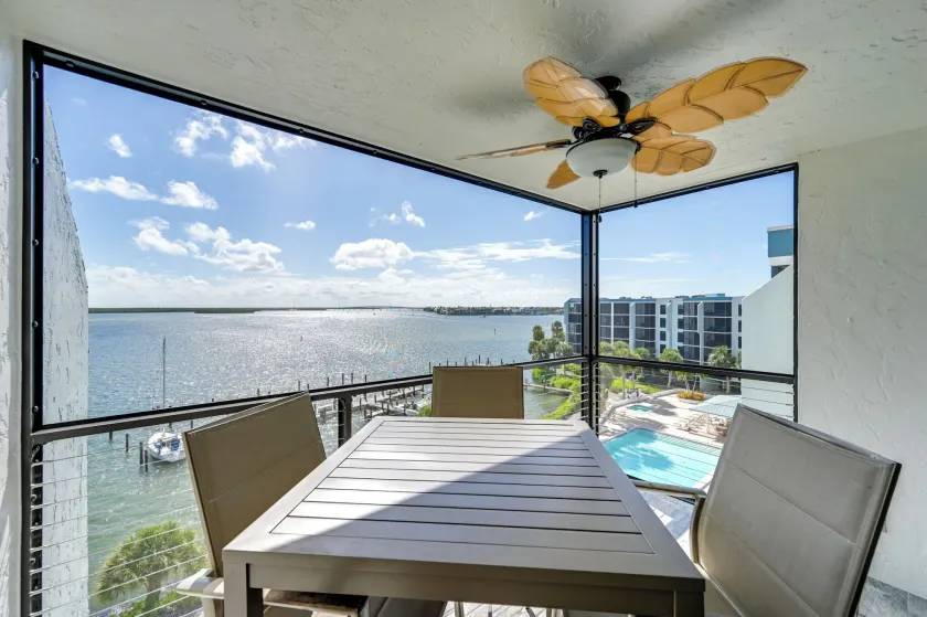 Stylish Waterfront Condo on Marco Island - Image 1