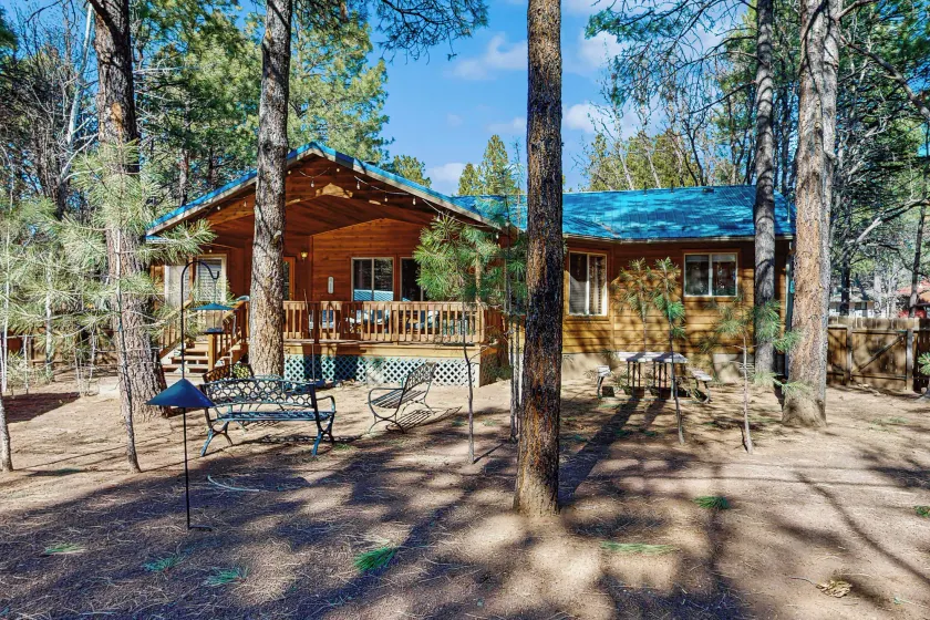 Fire Pit + Yard: Woodsy Retreat Near Woodland Lake - Image 1