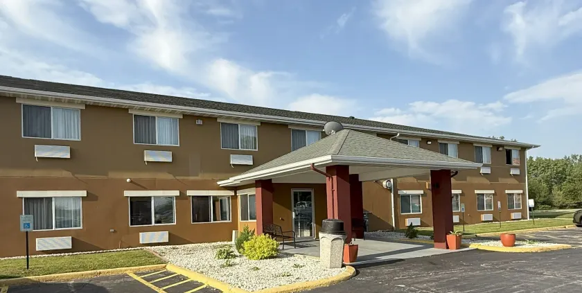 Quality Inn Manitowoc - Image 1