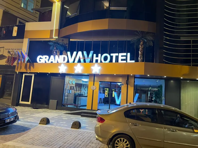 Grand Vav Hotel - Image 1