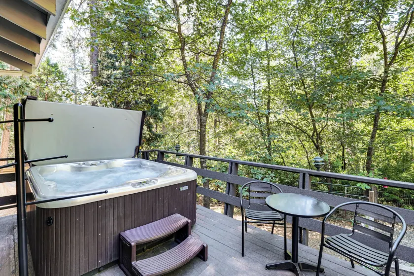 Arnold Family Cabin w/ Hot Tub, Arcade & Deck - Interiør