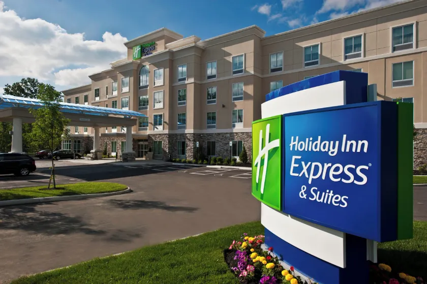 Holiday Inn Express & Suites Columbus - Easton Area by IHG - Image 1
