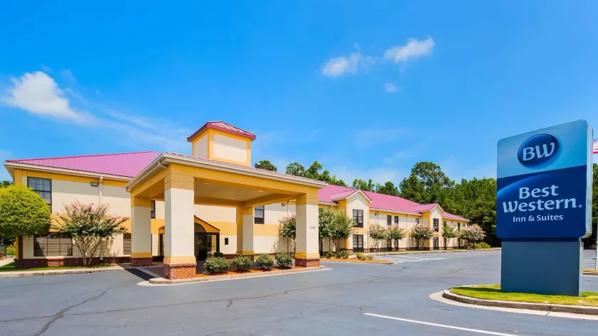 Best Western Hiram Inn and Suites - Image 1